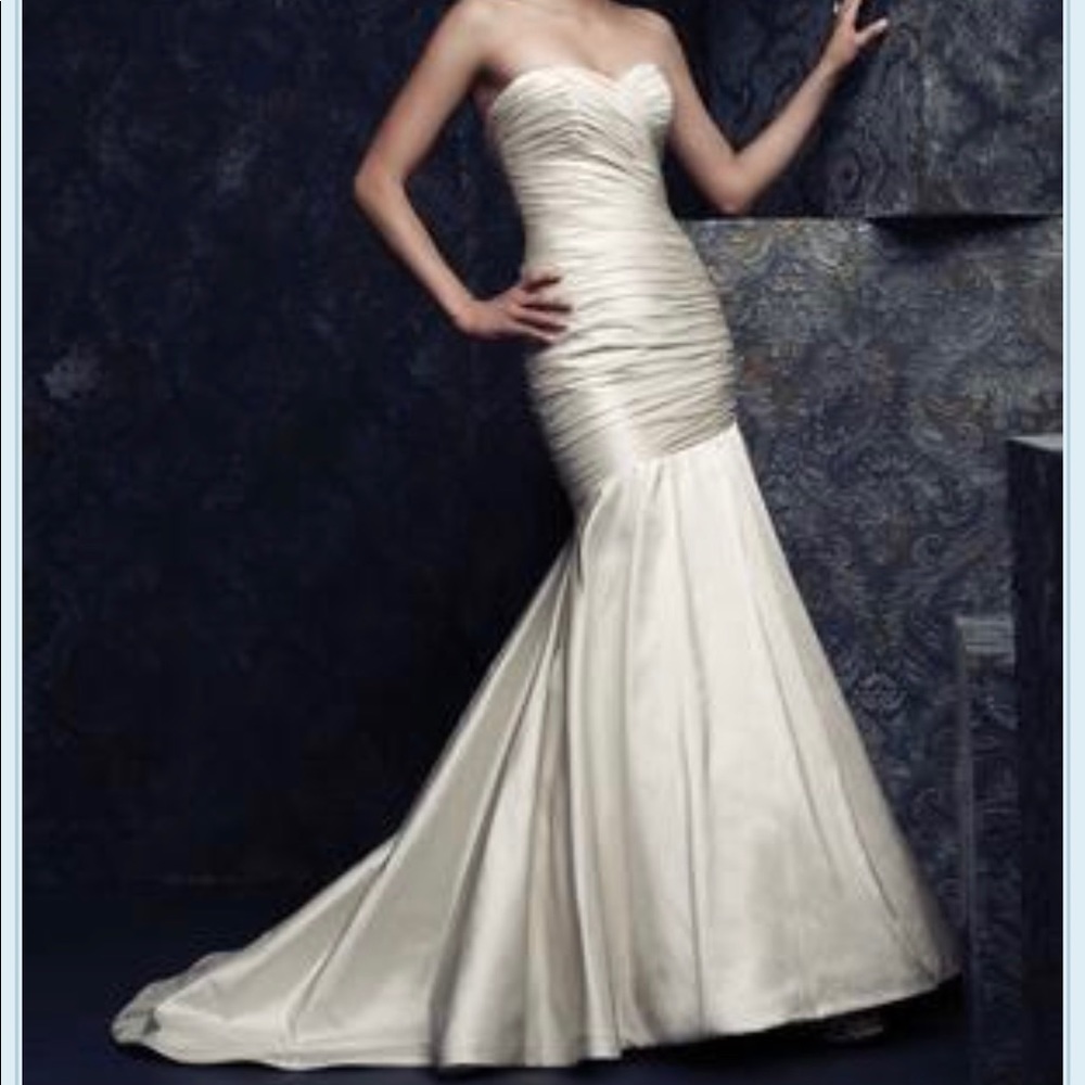 Paloma Blanca Wedding Gown